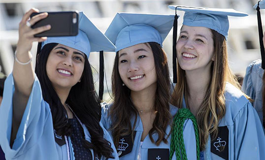 Колумбын их сургуулийн хонхны баяр боллоо