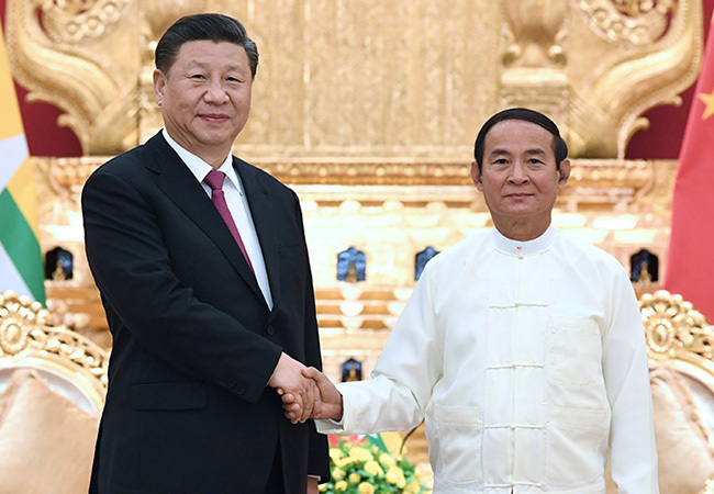 Ши Жиньпин Мьянмарын ерөнхийлөгч Вин Муинттай хэлэлцээ хийв